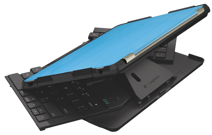 Logitech Fold-Up Keyboard for iPad with smart cover